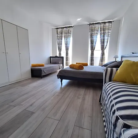Zeus Apartment